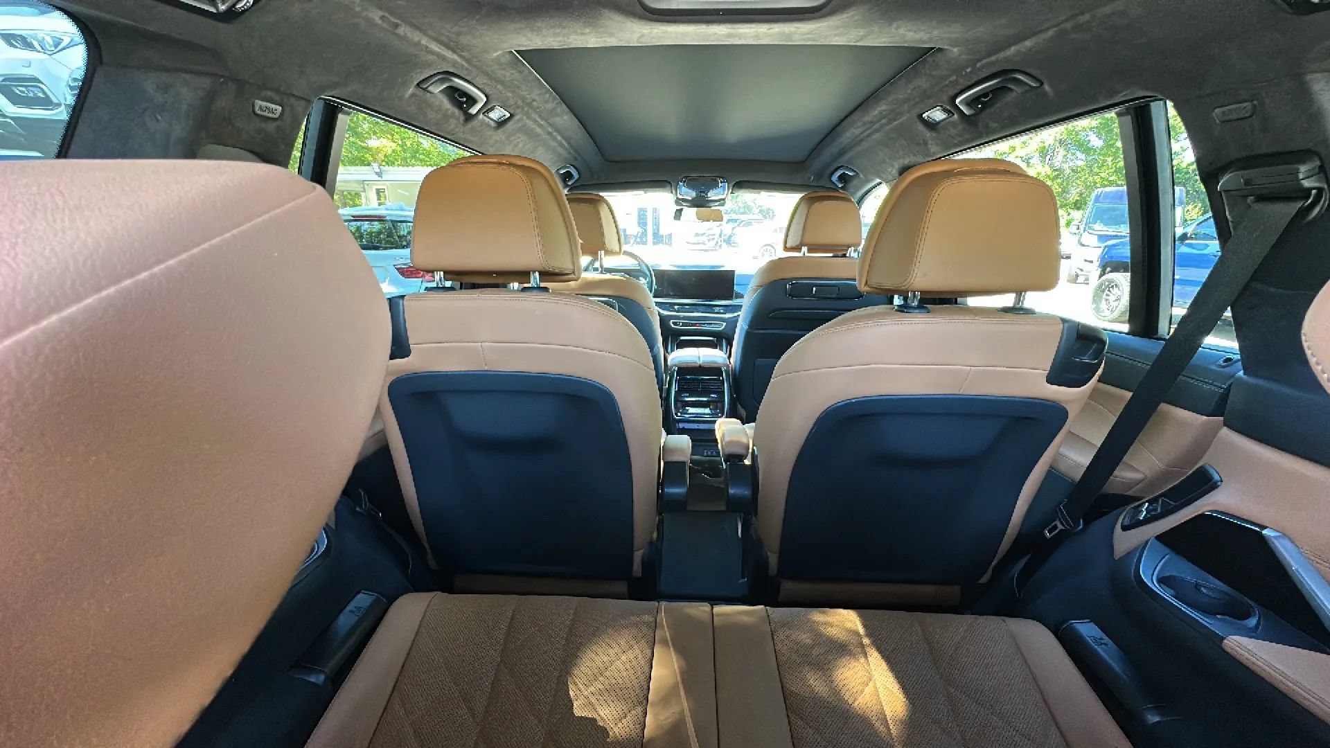 Used 2024 BMW X7 xDrive40i w/ M Sport Package AWD/4WD image 8