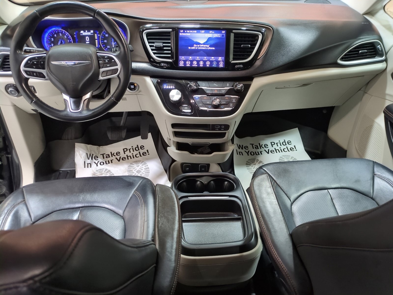 Used 2018 Chrysler Pacifica Touring-L FWD image 19