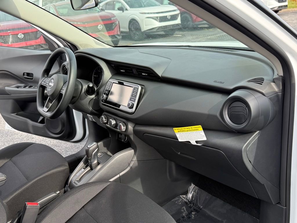 New 2025 Nissan Kicks Play S image 17