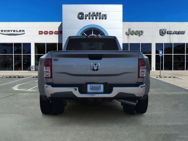 Used 2022 RAM 3500 Tradesman w/ Chrome Appearance Group image 8