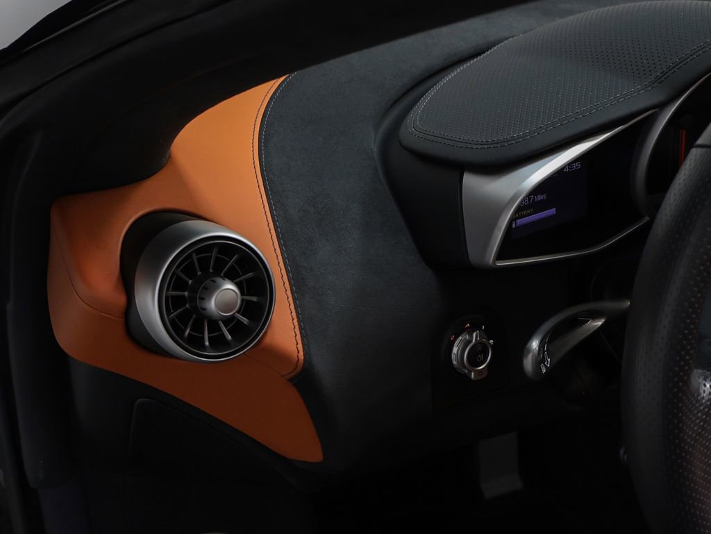 Used 2013 McLaren MP4-12C Spider RWD image 40