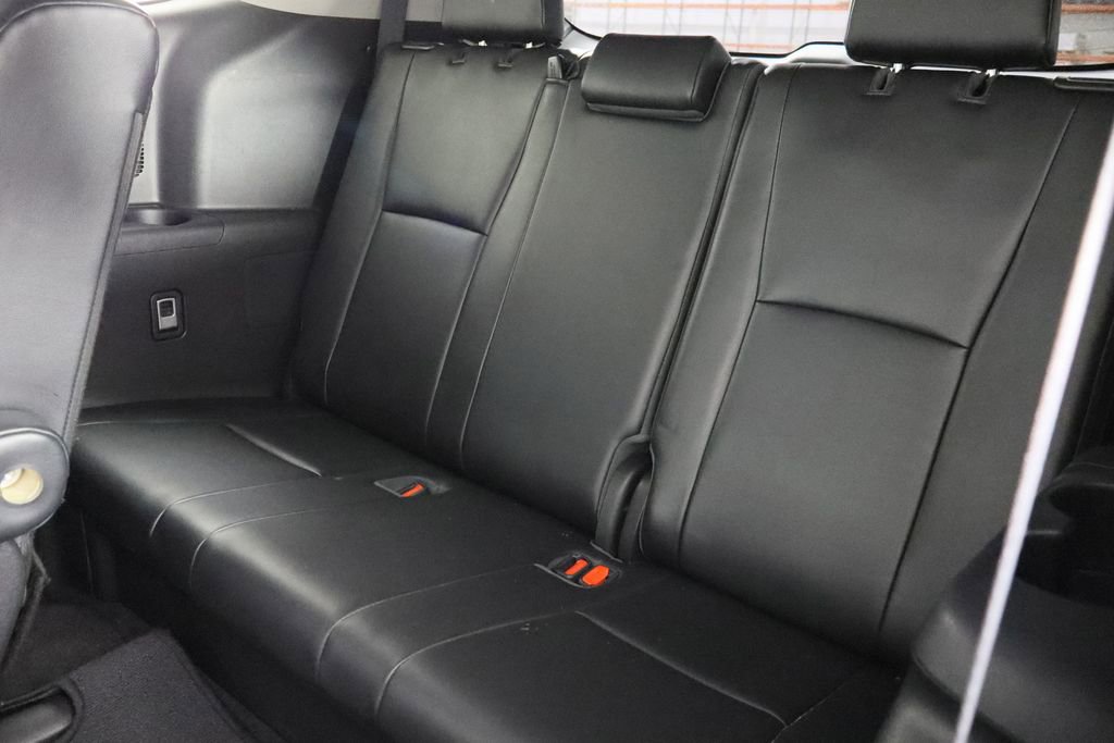 Used 2021 Toyota Highlander XLE image 15