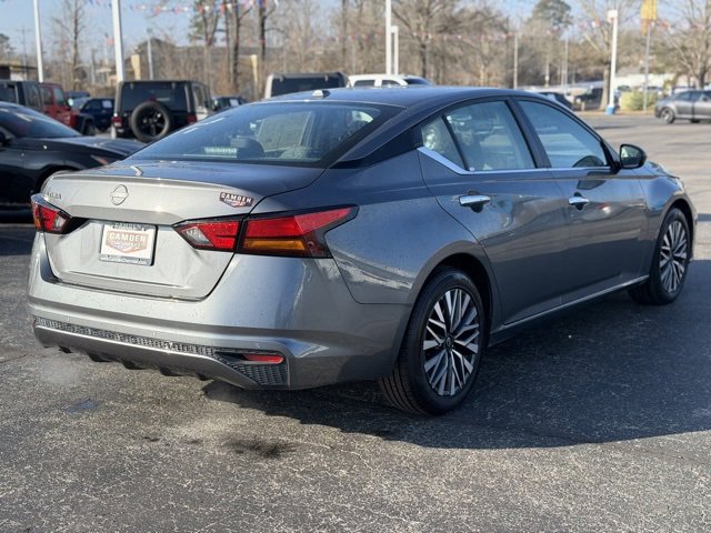 Used 2025 Nissan Altima 2.5 SV image 10