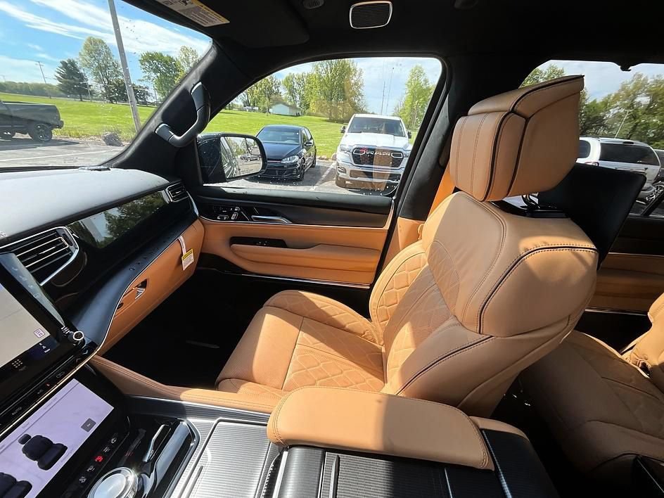New 2026 Jeep Grand Wagoneer L Summit AWD/4WD image 35