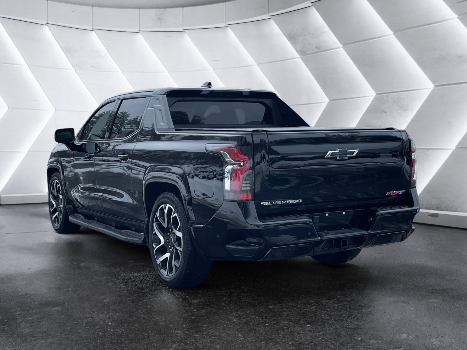 Used 2024 Chevrolet Silverado EV RST image 4