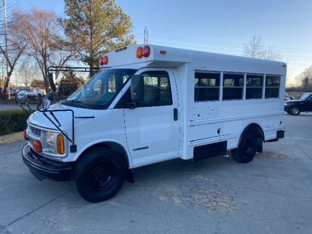 Used 2001 Chevrolet Express 3500 image 2