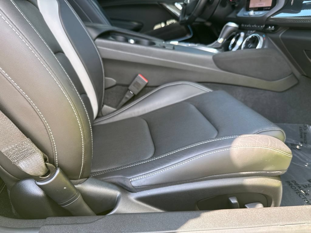 Used 2020 Chevrolet Camaro SS RWD image 18