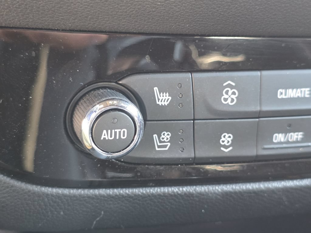 Used 2022 Buick Enclave Premium w/ Surround and Sites Package AWD/4WD image 15