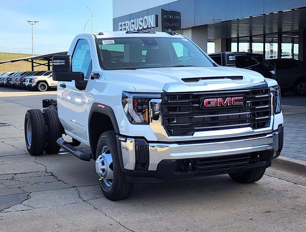 New 2026 GMC Sierra 3500 Pro w/ Convenience Package