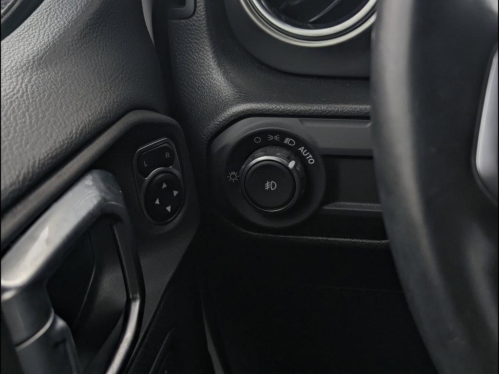 Used 2023 Jeep Wrangler Sahara w/ Cold Weather Group image 29