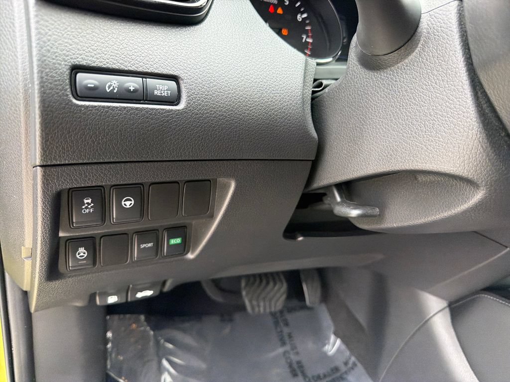Used 2020 Nissan Rogue Sport SL w/ Premium Package FWD image 21