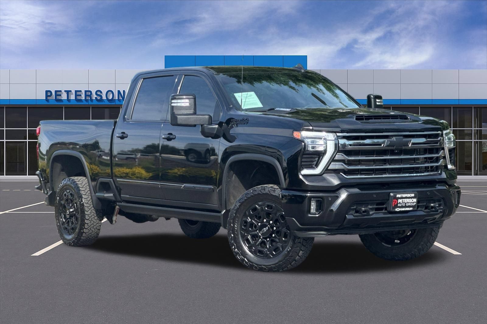 Used 2024 Chevrolet Silverado 2500 High Country w/ Midnight Edition AWD/4WD image 2