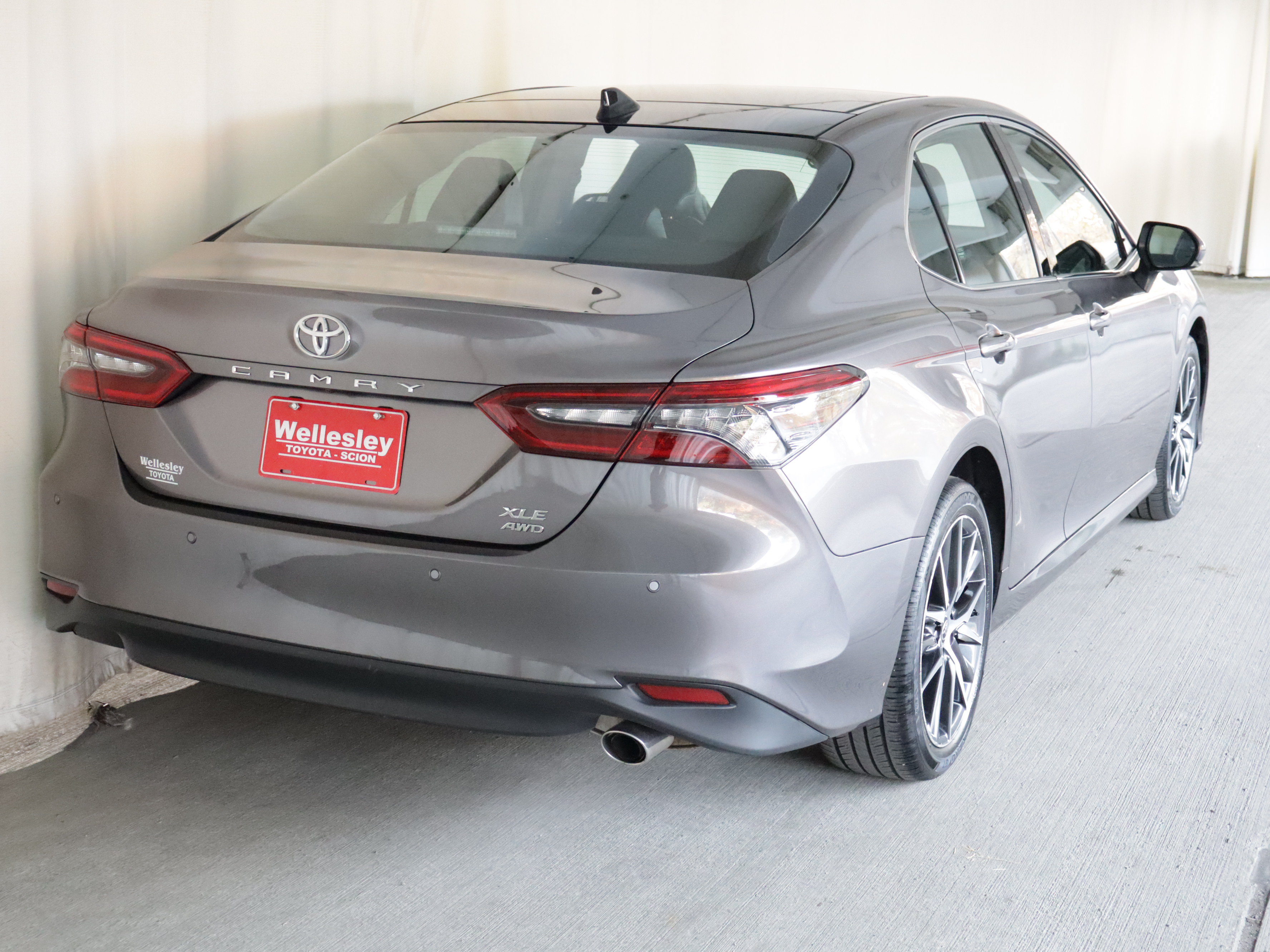 Used 2021 Toyota Camry XLE w/ Navigation Package AWD/4WD image 8