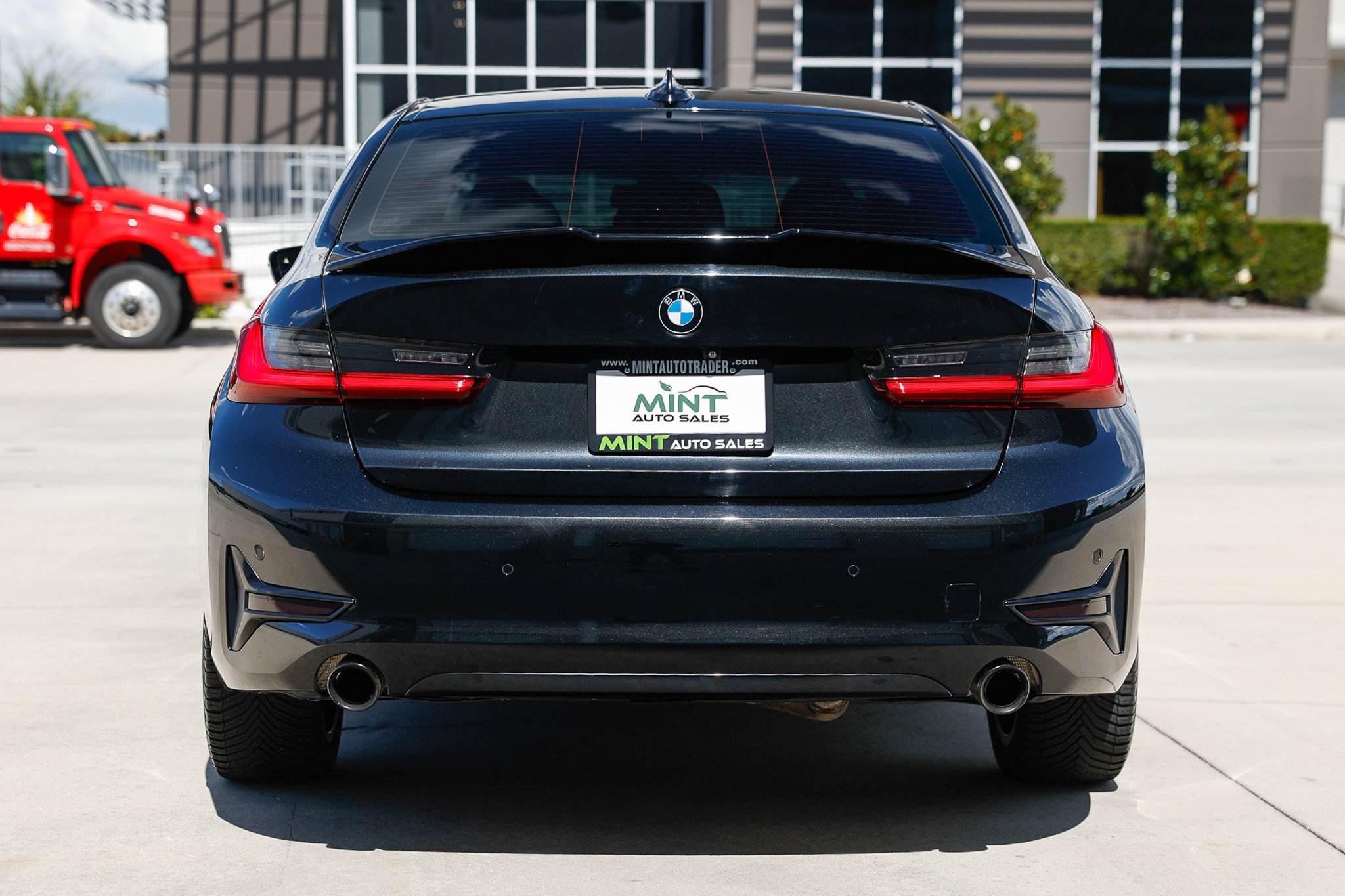 Used 2019 BMW 330i xDrive Sedan w/ Premium Package AWD/4WD image 11