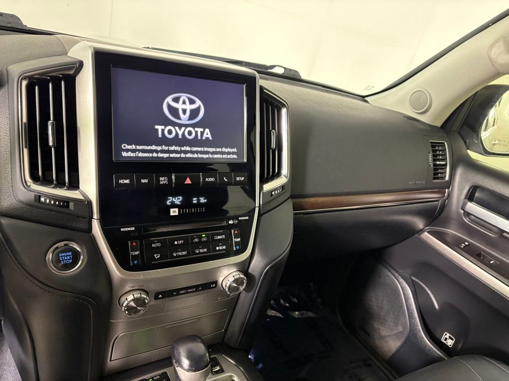 Used 2016 Toyota Land Cruiser AWD/4WD image 17