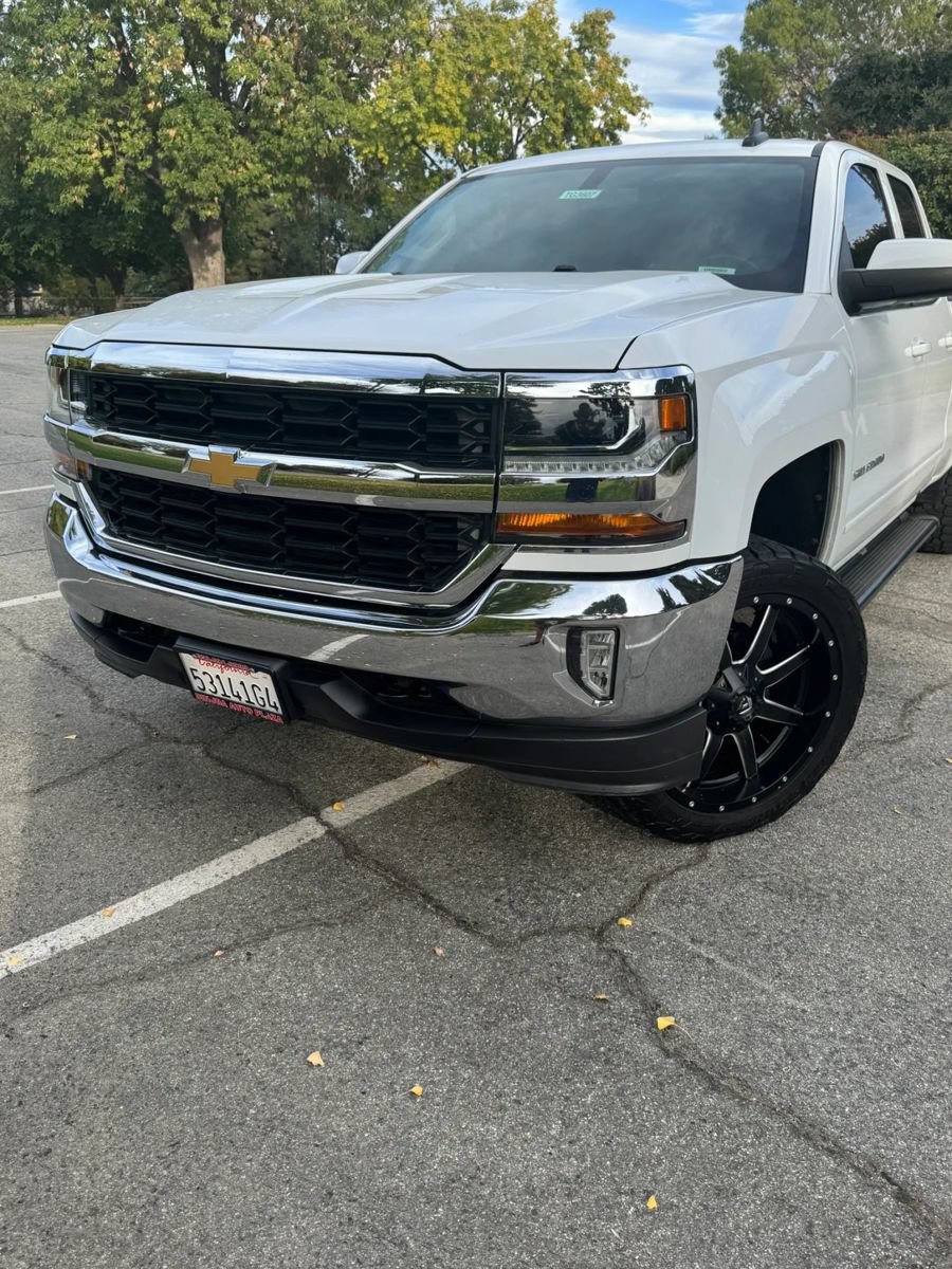 Used 2017 Chevrolet Silverado 1500 LT w/ All Star Edition AWD/4WD image 8