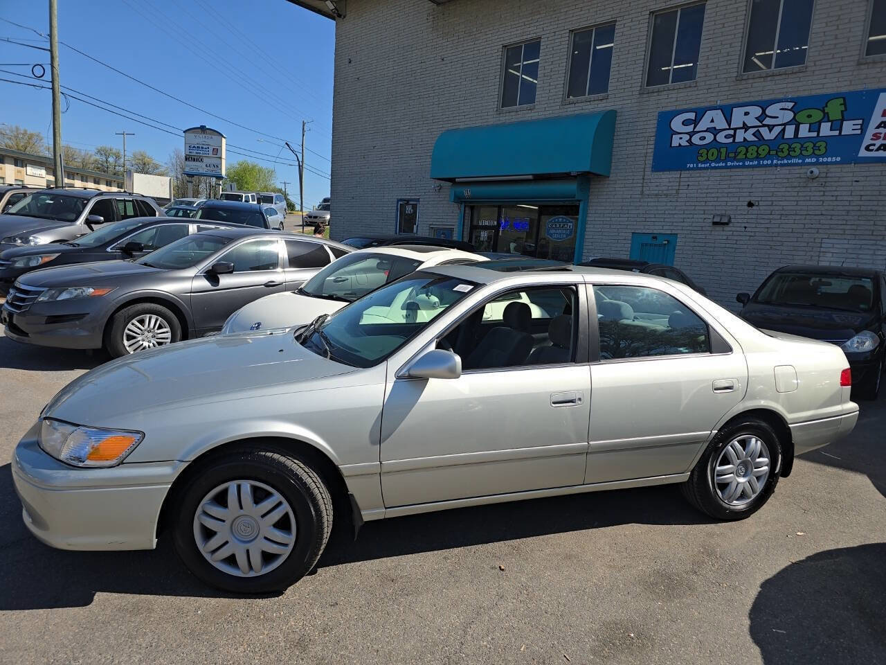 Used 2000 Toyota Camry LE image 4