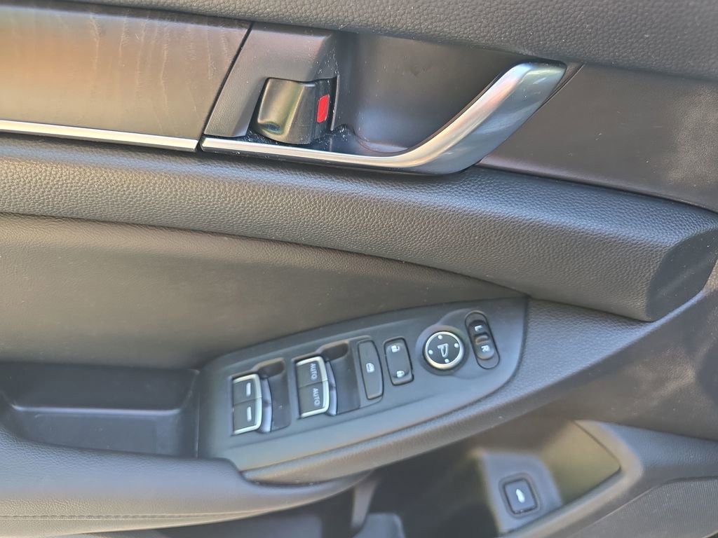 Used 2020 Honda Accord EX image 19