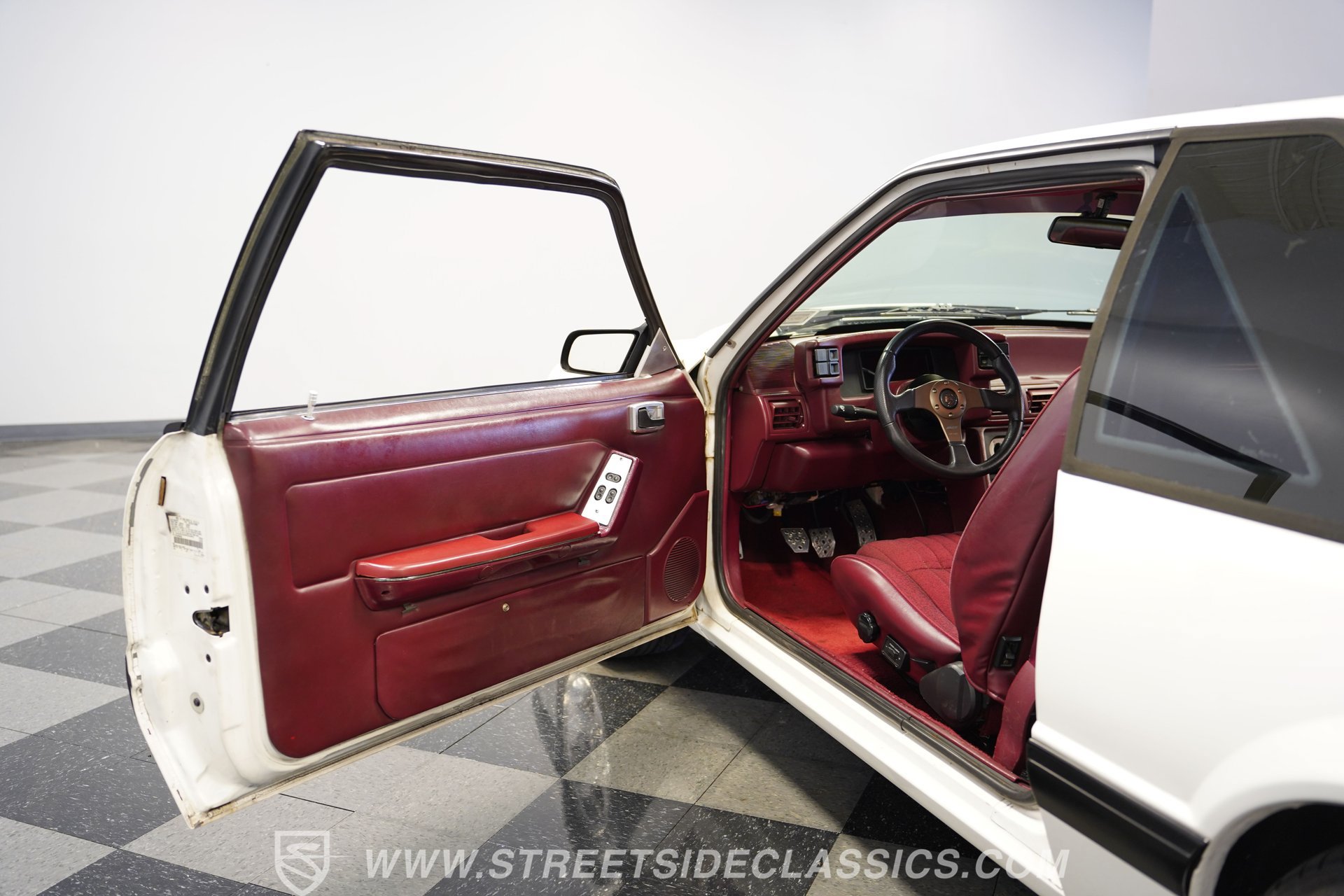Used 1993 Ford Mustang LX RWD image 37
