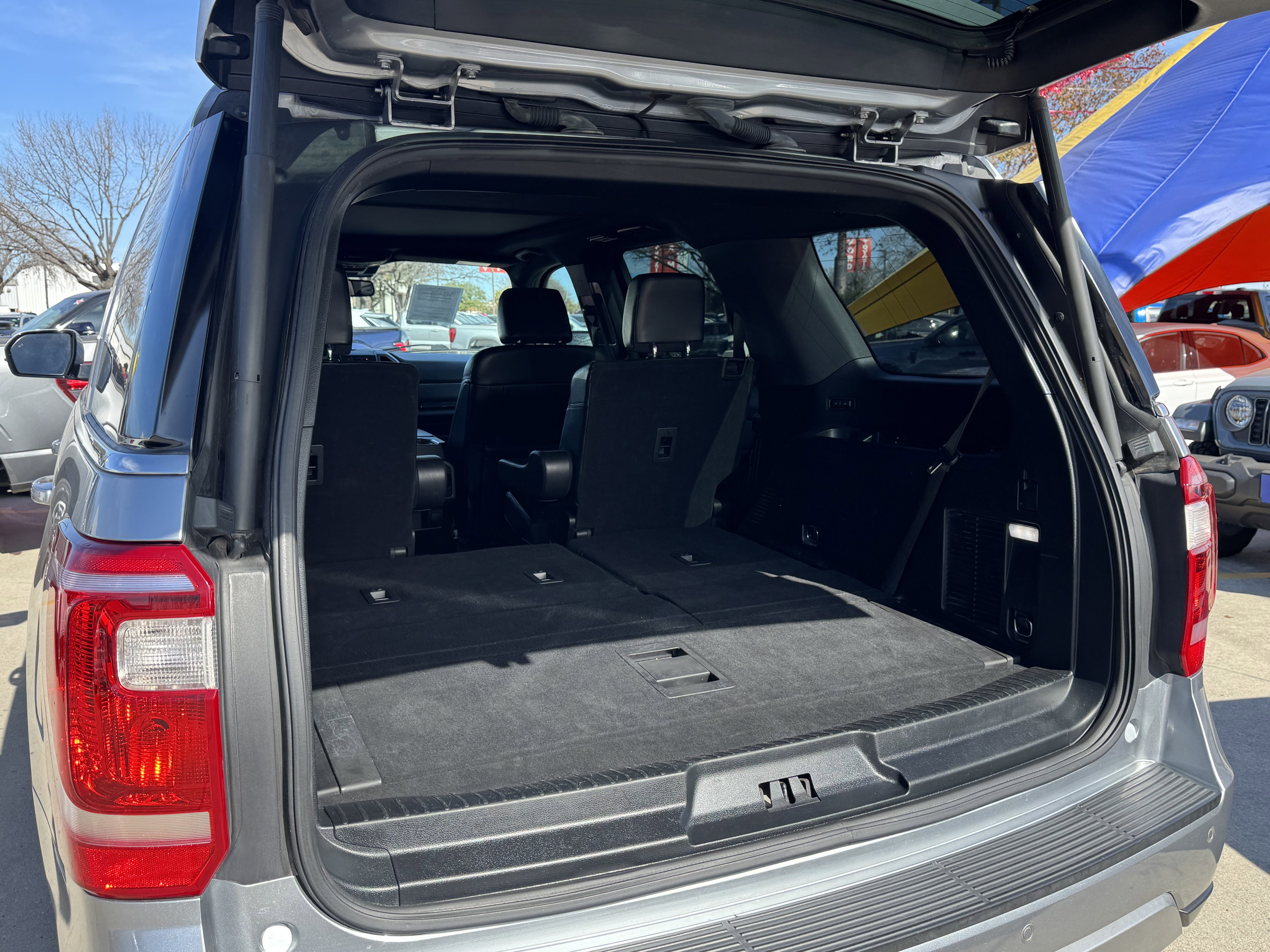 Certified 2021 Ford Expedition XLT image 6