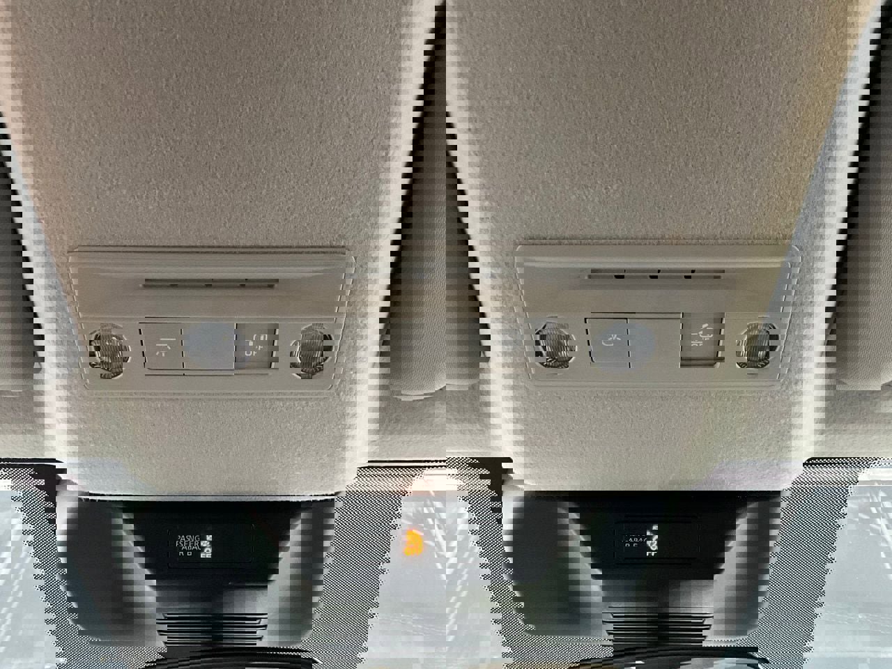 Used 2025 Nissan Kicks SV image 15