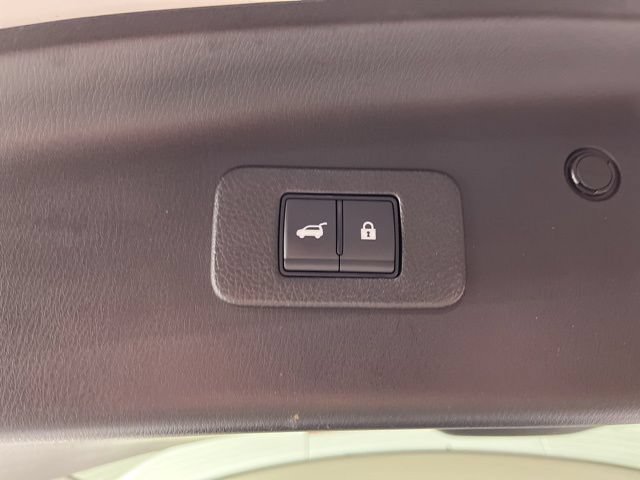 Used 2024 Nissan Armada SL w/ Captain's Chairs Package RWD image 47