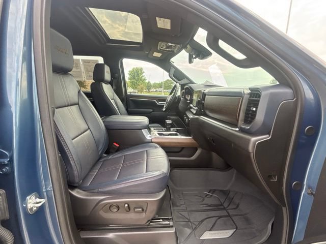 Used 2024 Chevrolet Silverado 1500 High Country w/ High Country Premium Package AWD/4WD image 35