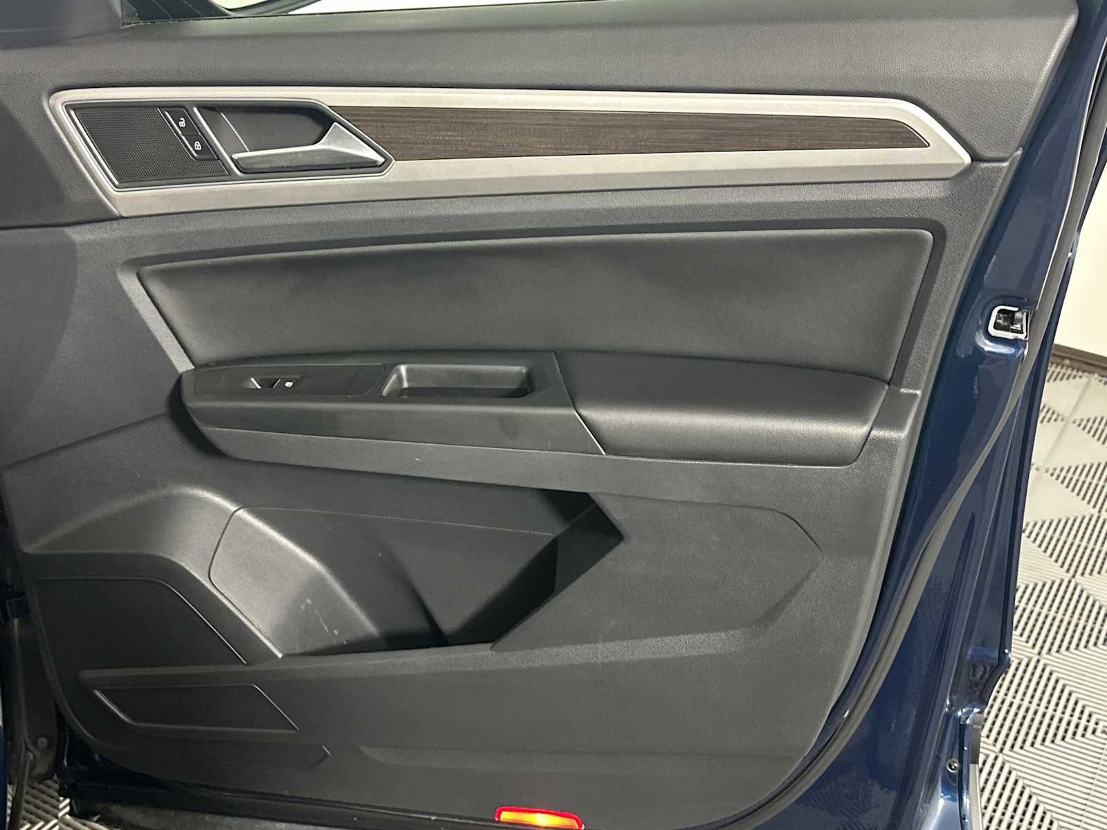 Used 2019 Volkswagen Atlas SE image 16