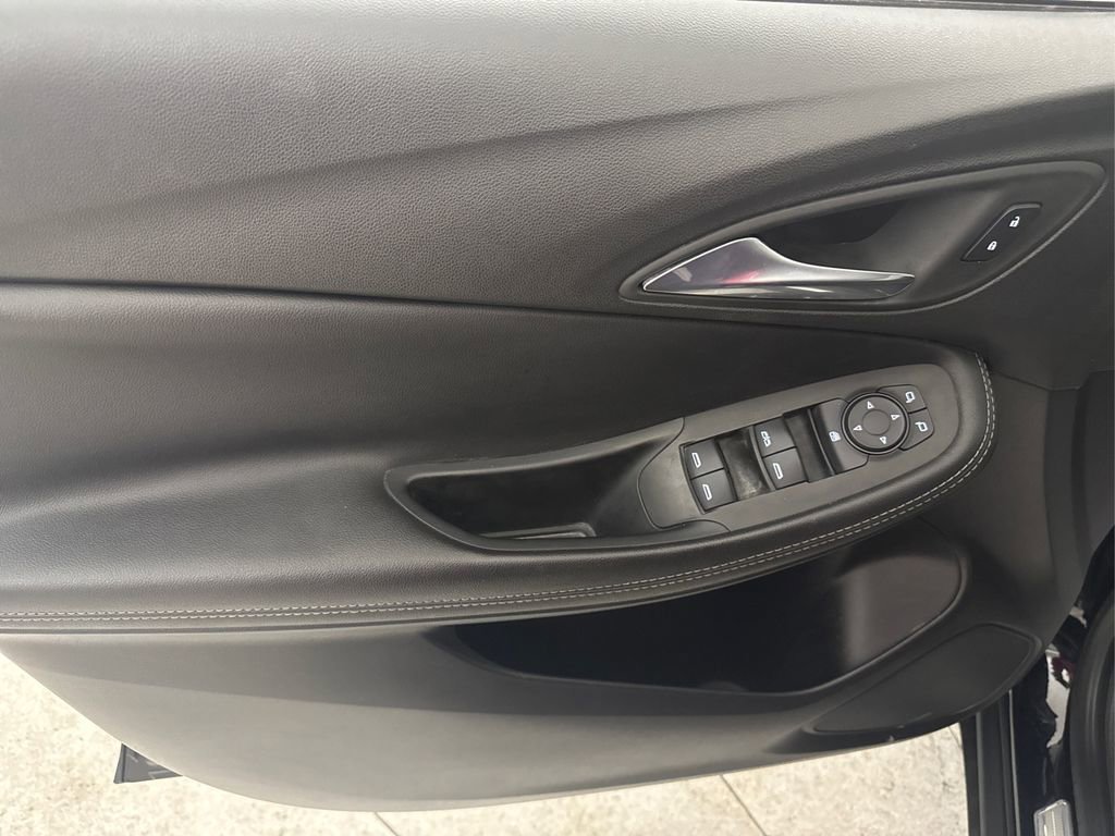 Used 2021 Buick Encore GX Select FWD image 35