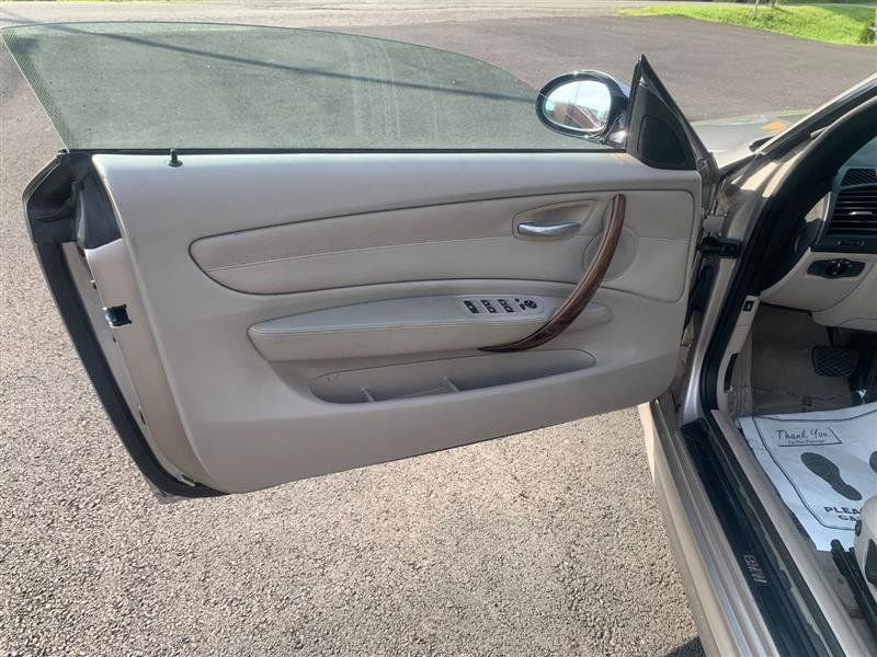 Used 2009 BMW 135i Convertible image 30