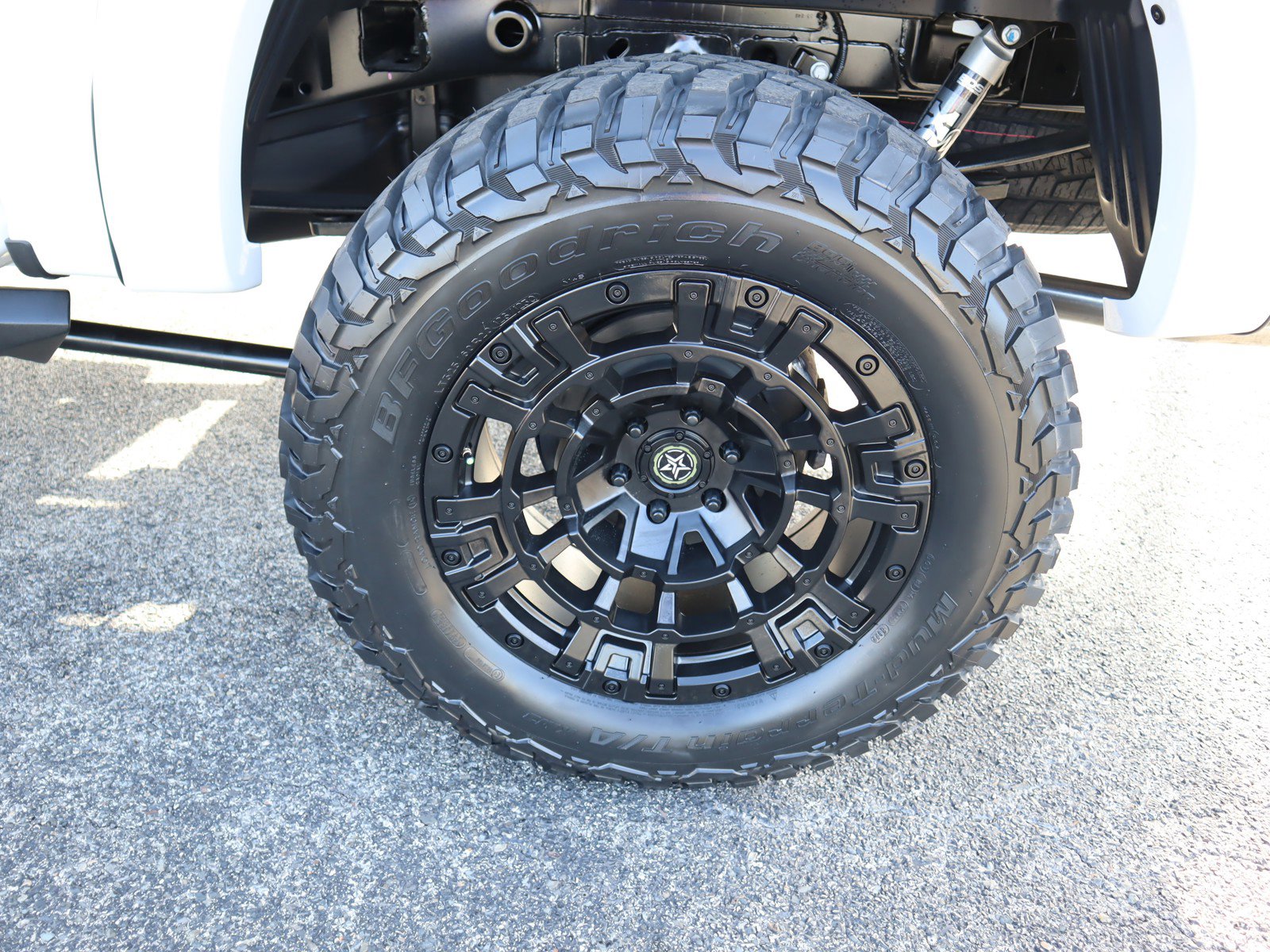 New 2023 Ford F150 Lariat w/ Equipment Group 502A High image 13