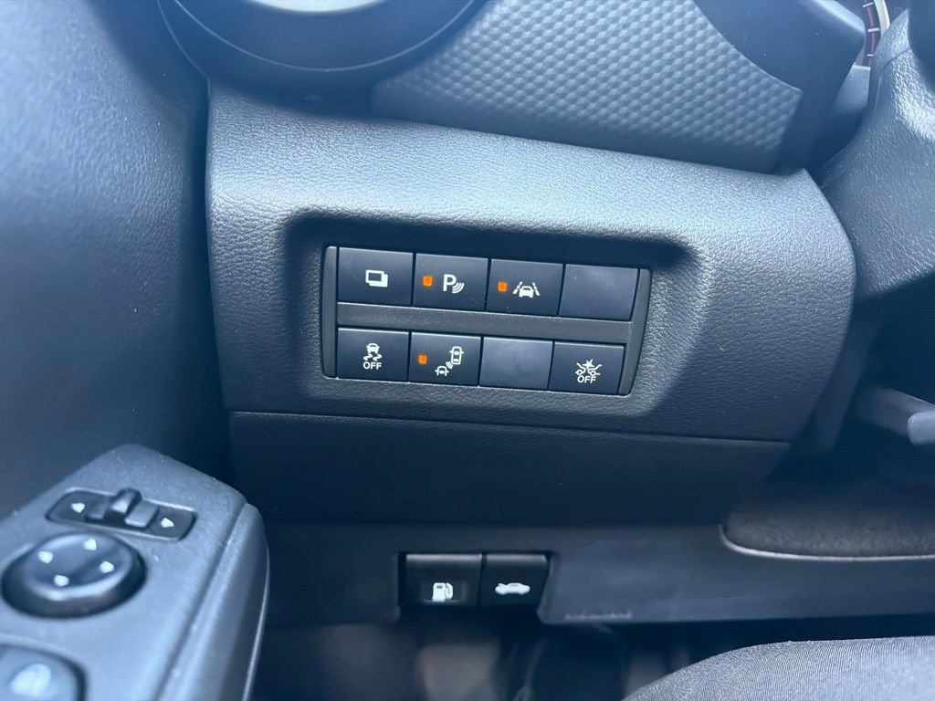 Used 2022 Nissan Kicks S FWD image 23