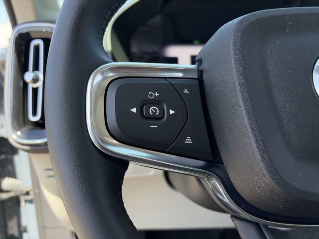 Certified 2023 Volvo XC40 B4 Plus w/ Protection Package Premier FWD image 23