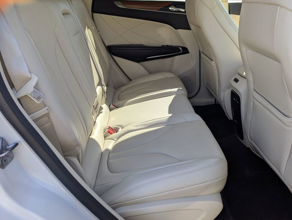 Used 2016 Lincoln MKC Reserve image 28