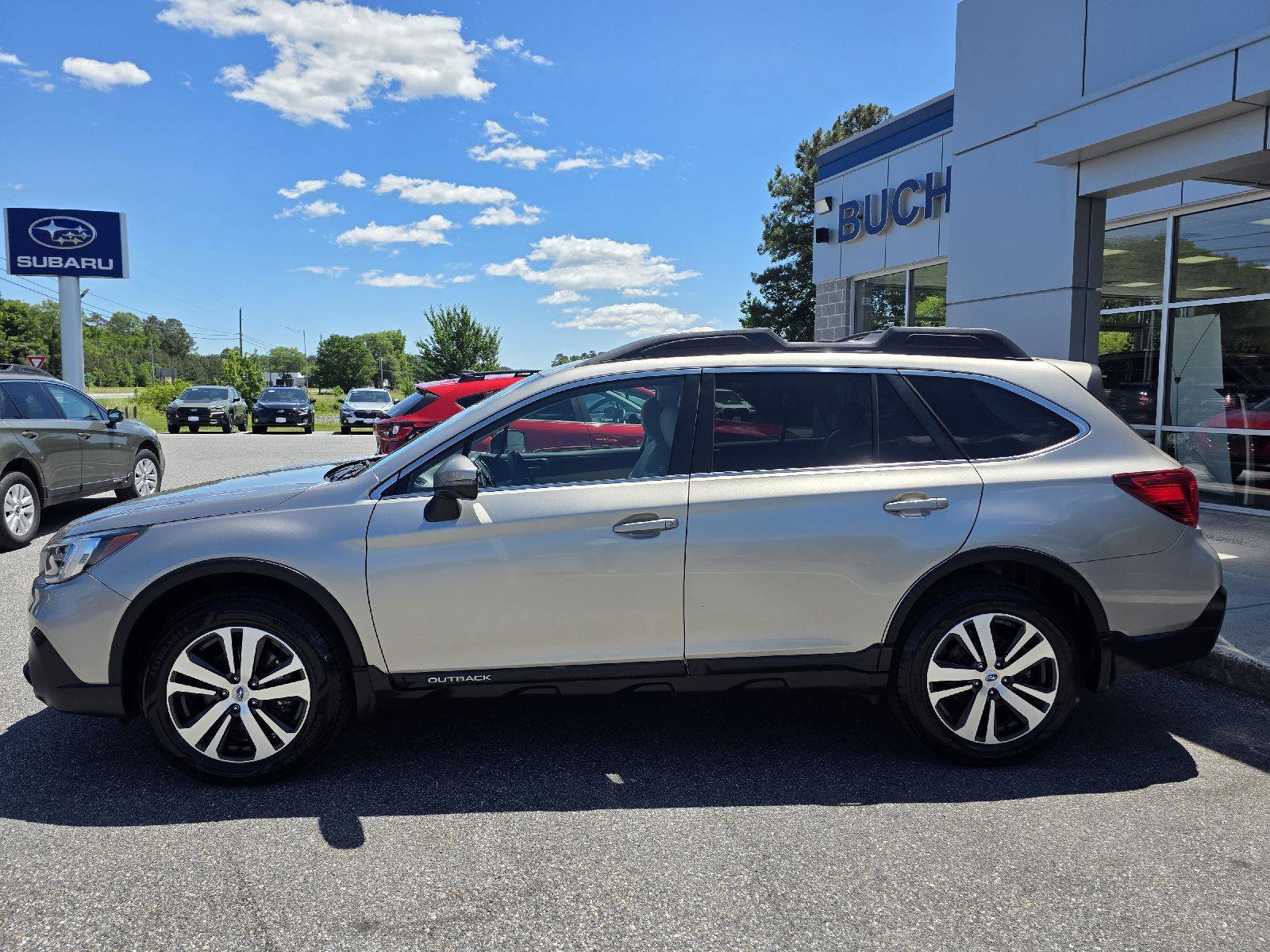Used 2019 Subaru Outback 2.5i Limited w/ Protection Package #1 AWD/4WD image 9