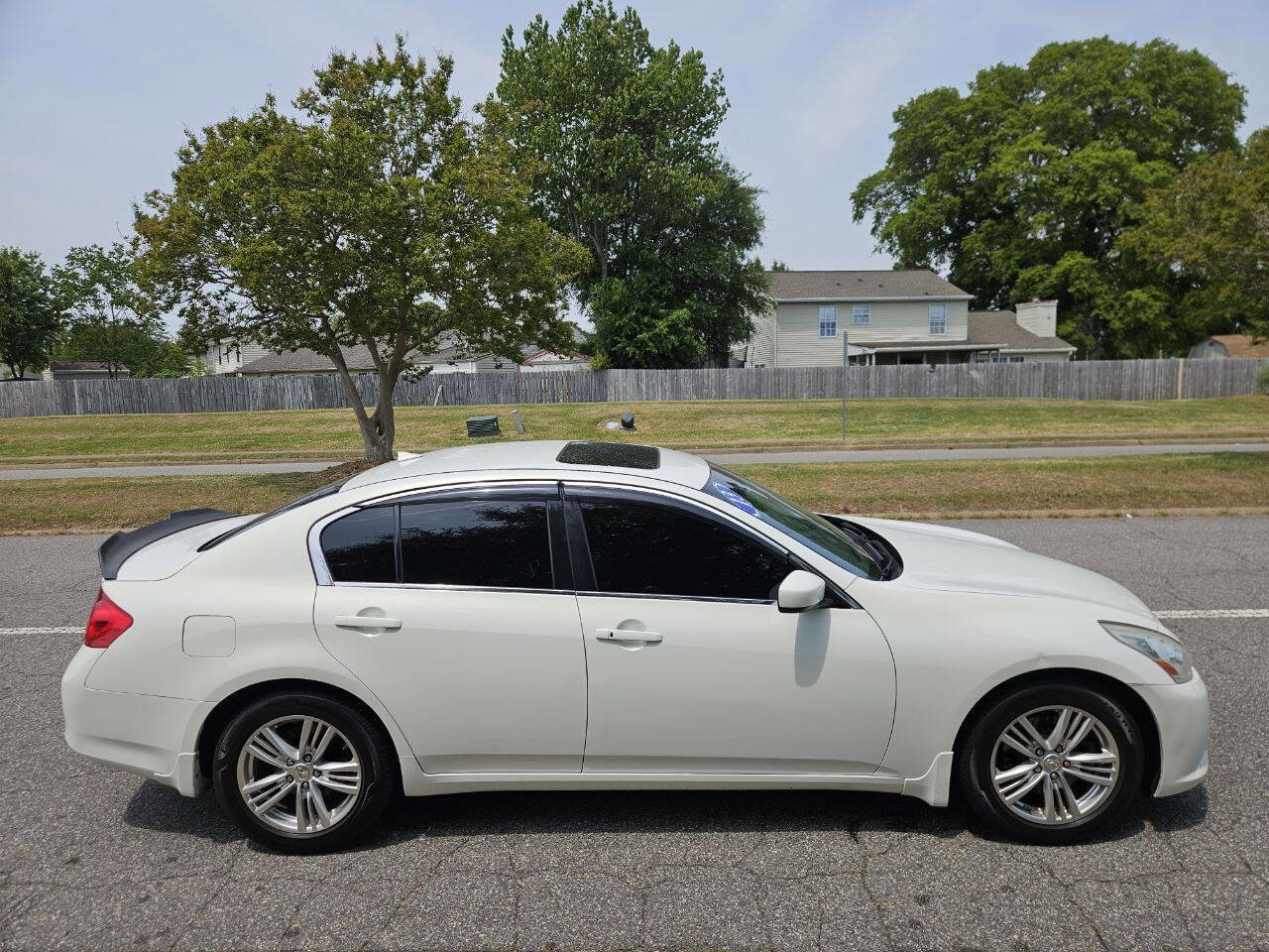 Used 2013 INFINITI G37 x Sedan w/ Premium Pkg AWD/4WD image 6
