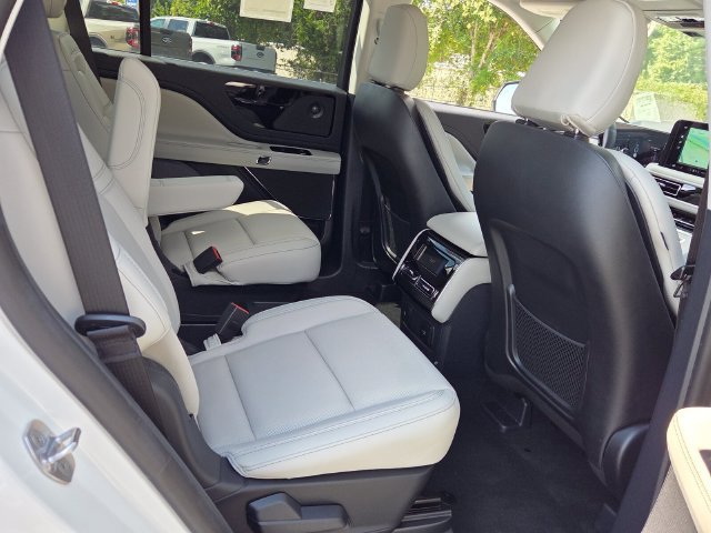 New 2026 Lincoln Aviator Reserve RWD image 10