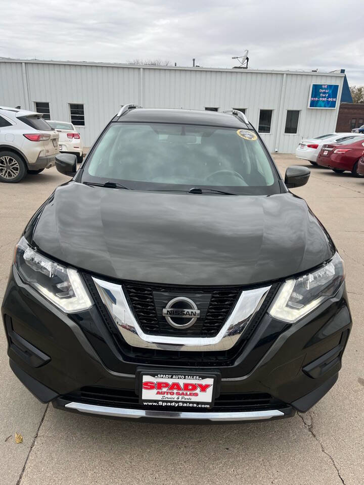 Used 2017 Nissan Rogue SV image 4