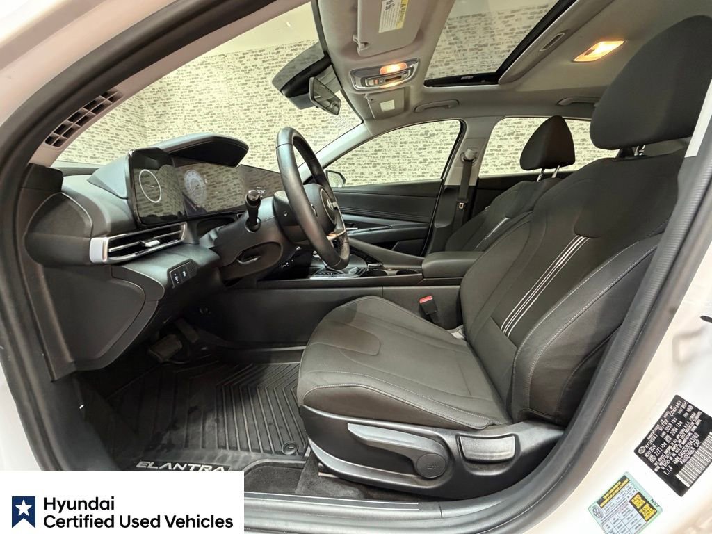 Certified 2025 Hyundai Elantra SEL FWD image 23