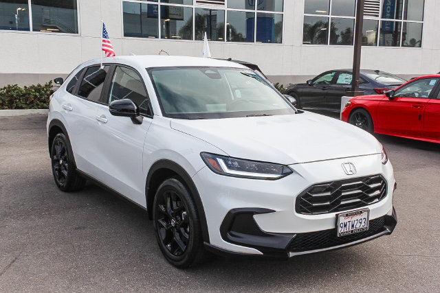 Used 2024 Honda HR-V Sport image 3