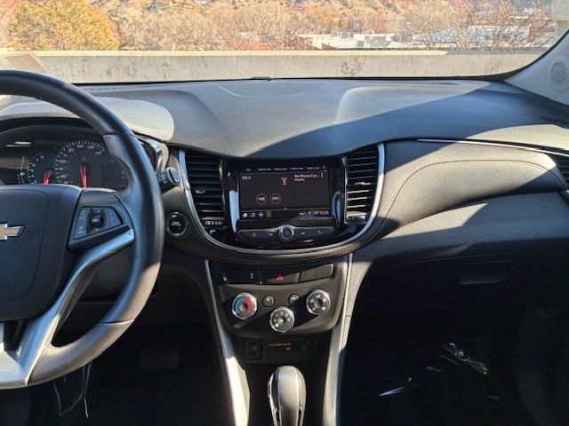 Used 2022 Chevrolet Trax LT w/ Driver Confidence Package image 14