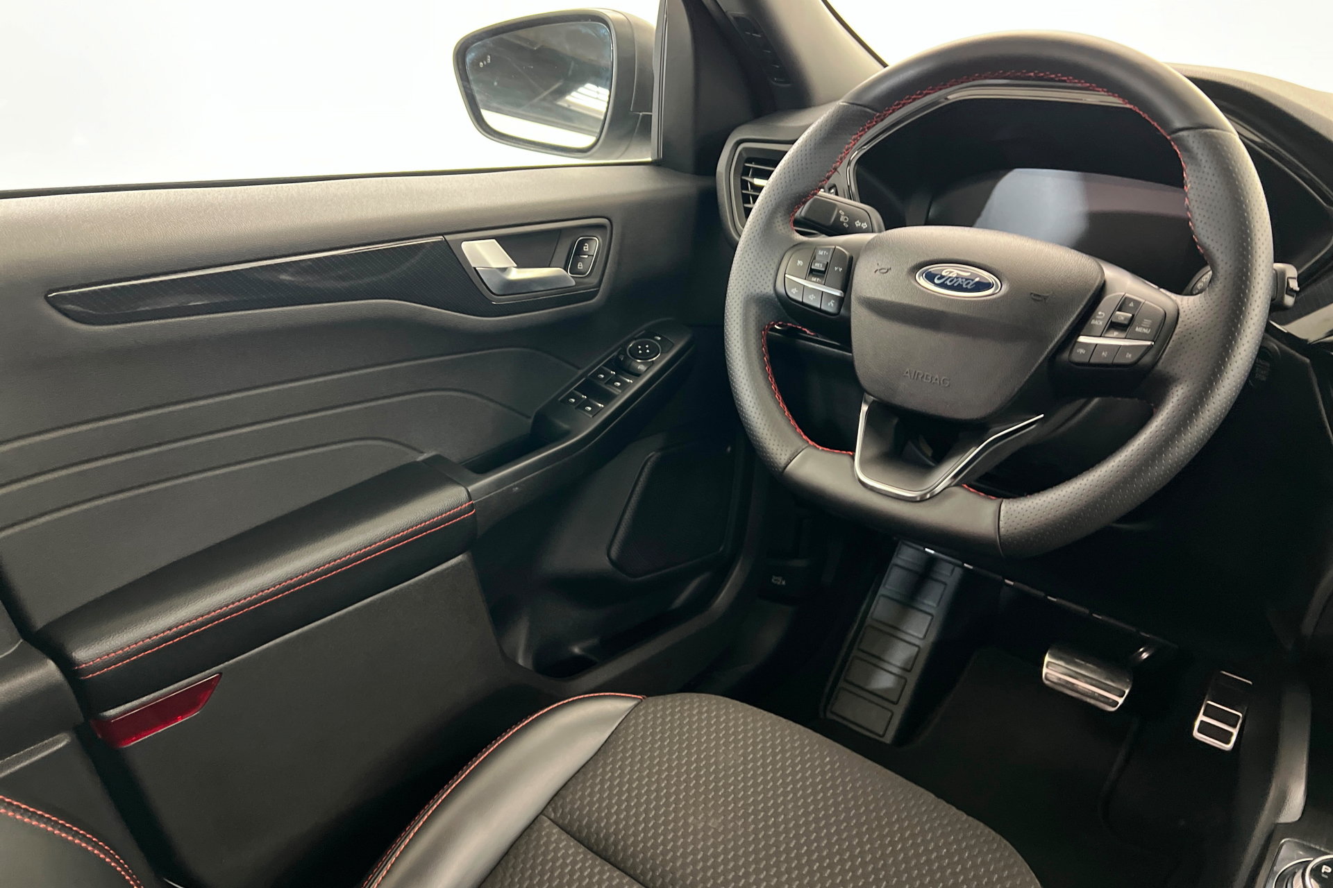 Used 2024 Ford Escape ST-Line w/ Equipment Group 301A FWD image 12