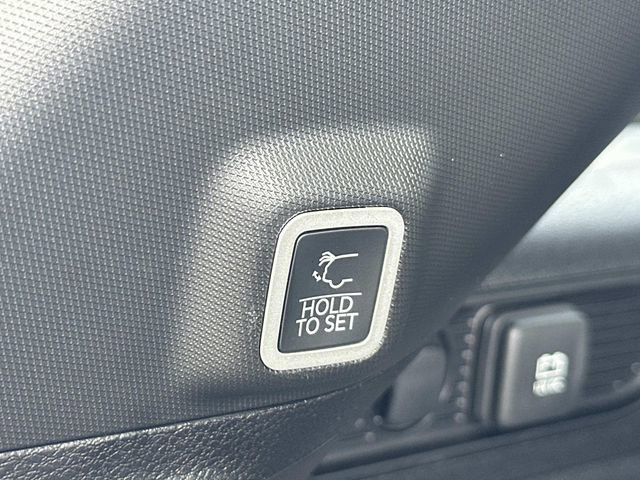 New 2025 Jeep Grand Cherokee Laredo X w/ Luxury Tech Group I image 16