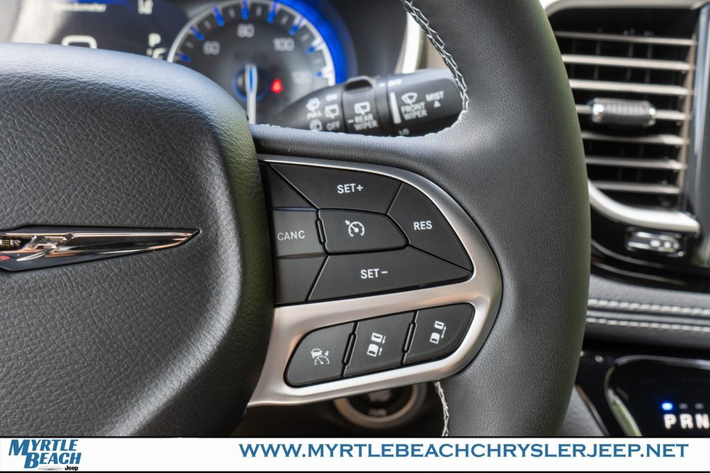 New 2026 Chrysler Pacifica Select image 26