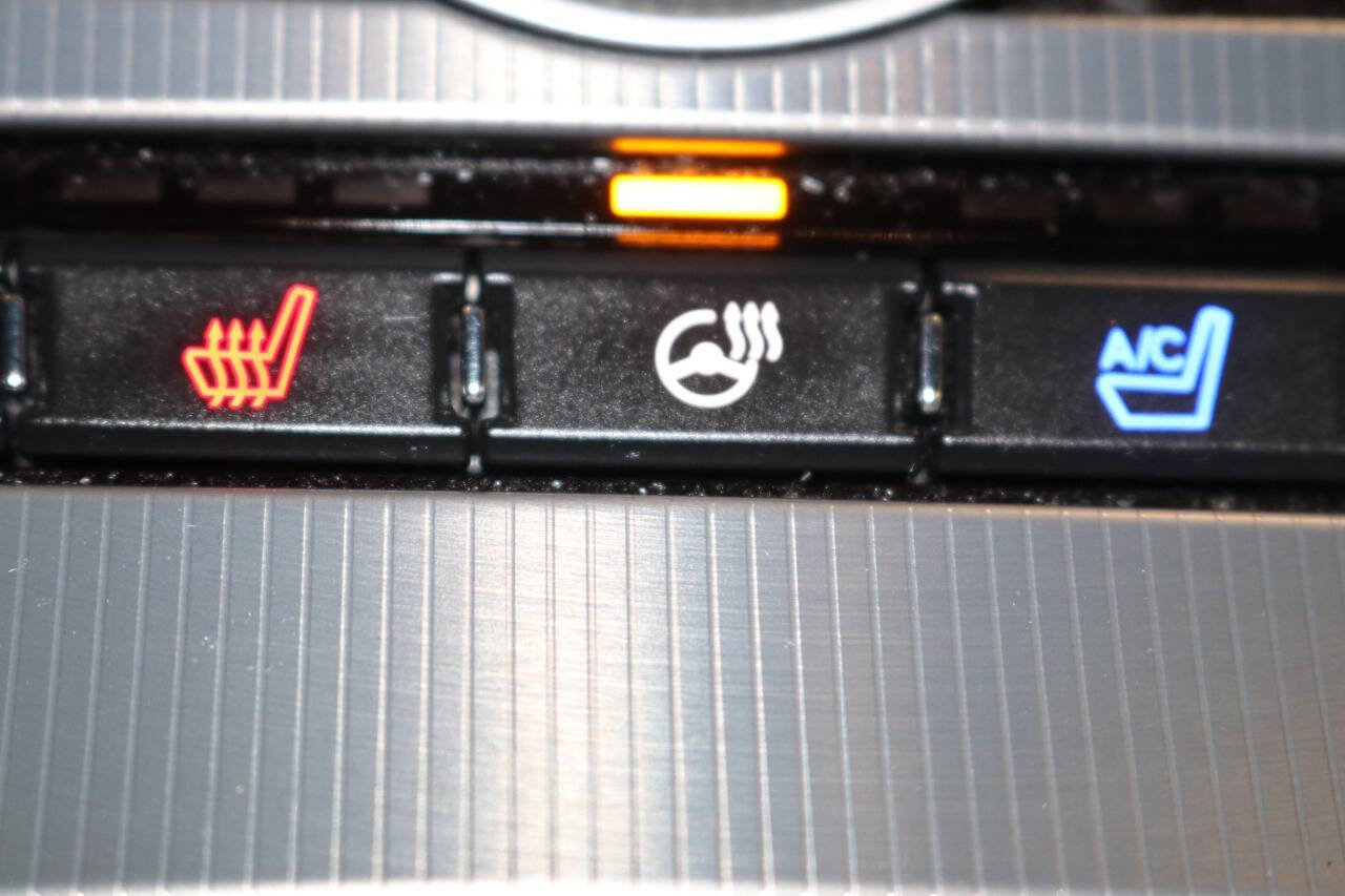 Used 2020 Lincoln MKZ Reserve w/ Elements Package image 44