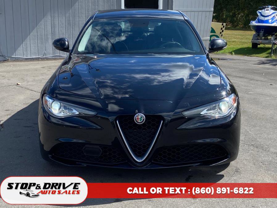 Used 2018 Alfa Romeo Giulia image 8