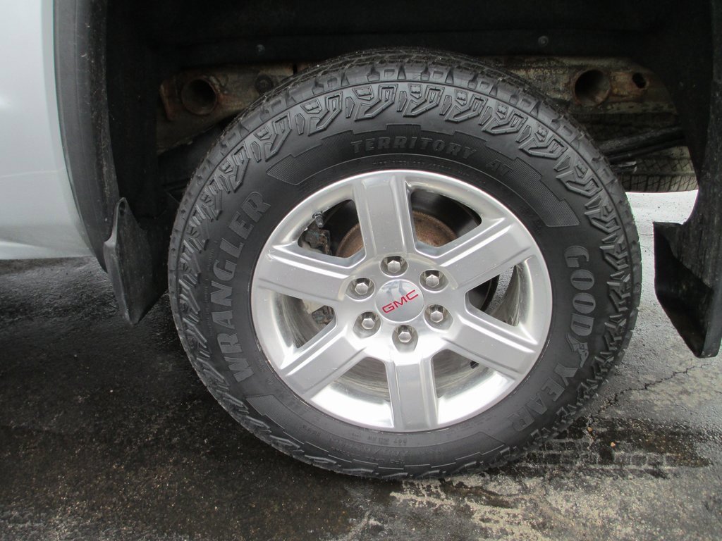 Used 2015 GMC Sierra 1500 SLT w/ Suspension Package, Off-Road image 12