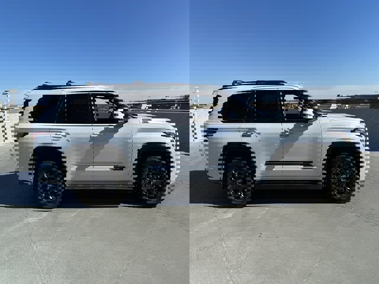 Used 2024 Toyota Sequoia Platinum image 3