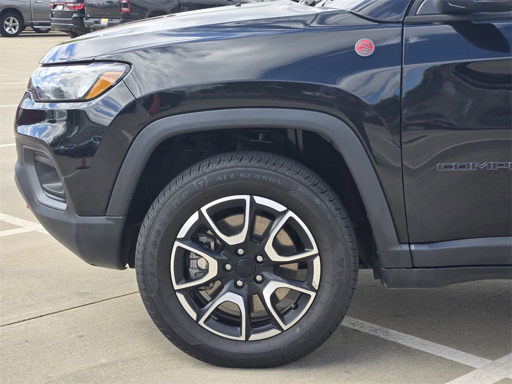 Used 2024 Jeep Compass Trailhawk image 9