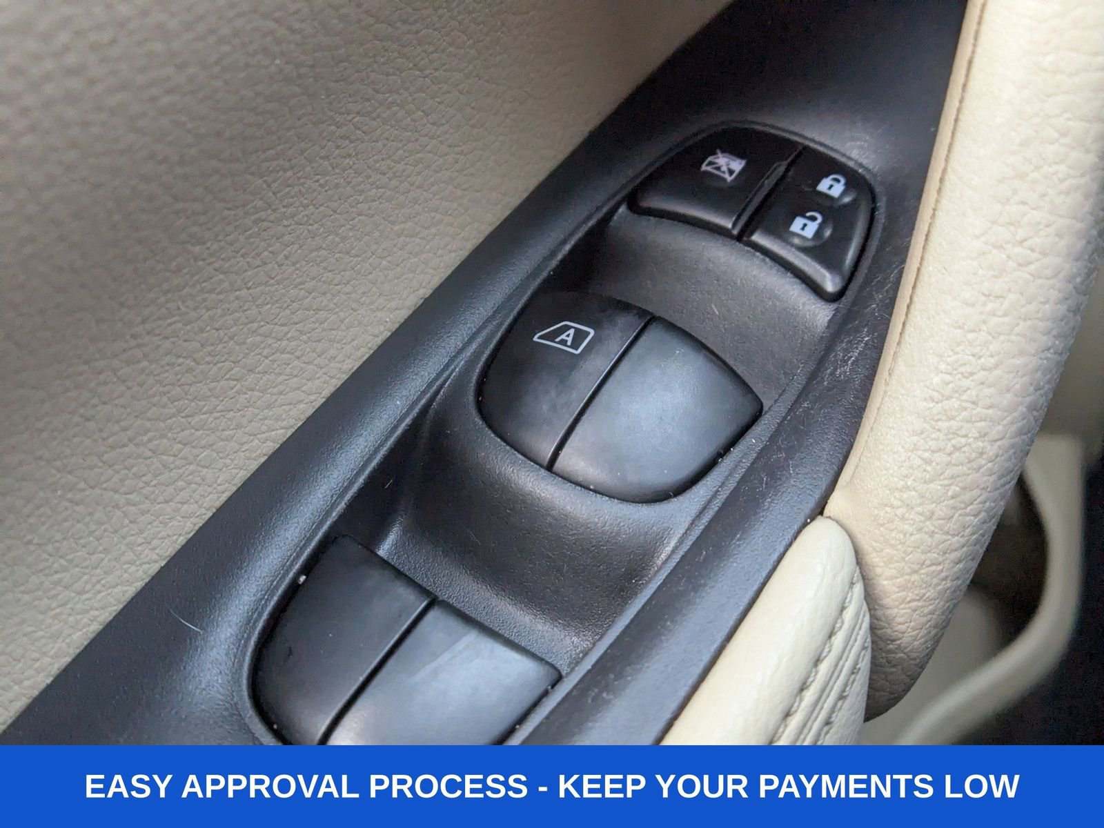 Used 2016 Nissan Rogue SV w/ SV Premium Package image 36